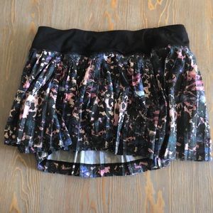 Lululemon pleated skirt size 6